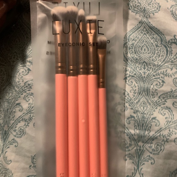 LUXIE EYECONIC EYE SET - ROSE GOLD - Picture 2 of 4